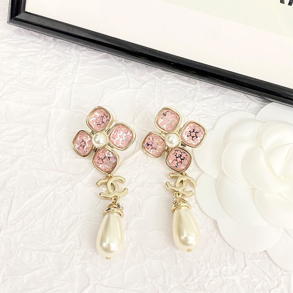 Ch**el PEARL EARRINGS