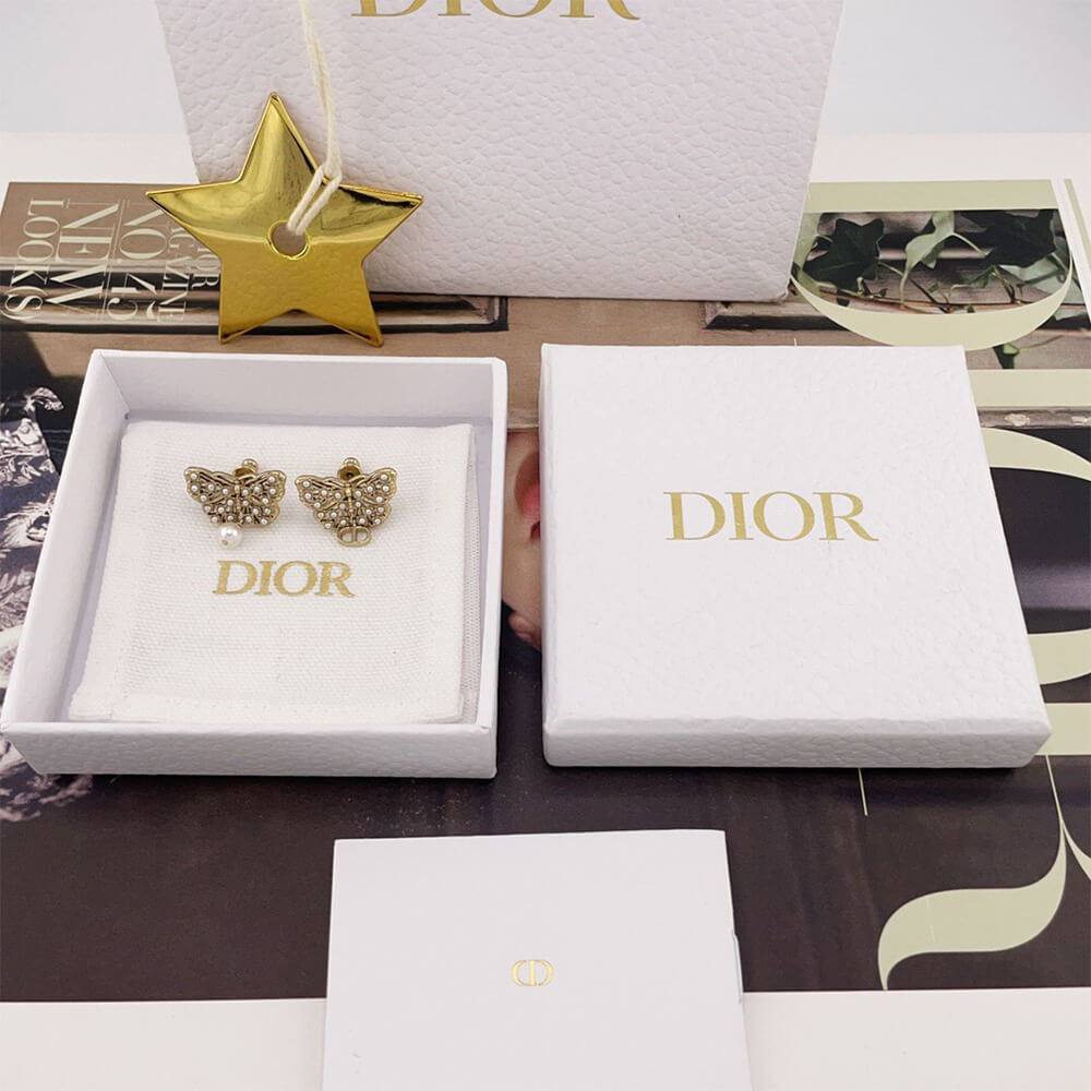 D10r PEARL EARRINGS