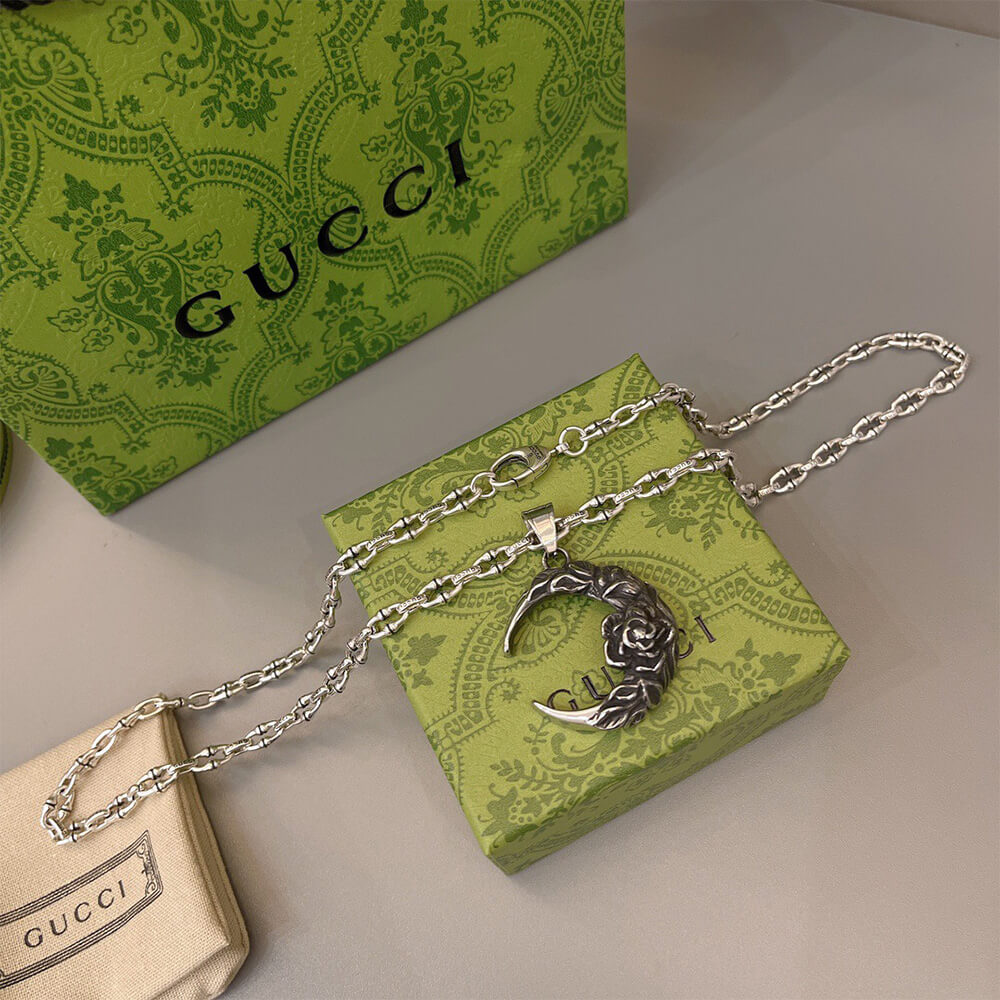 Gvc*1 NECKLACE