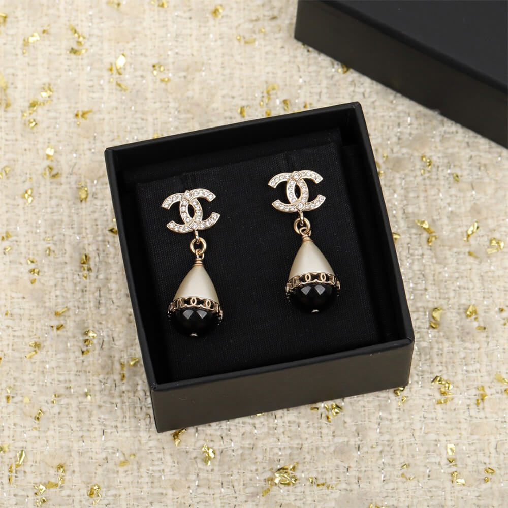 Ch**el D1am0nd EARRINGS