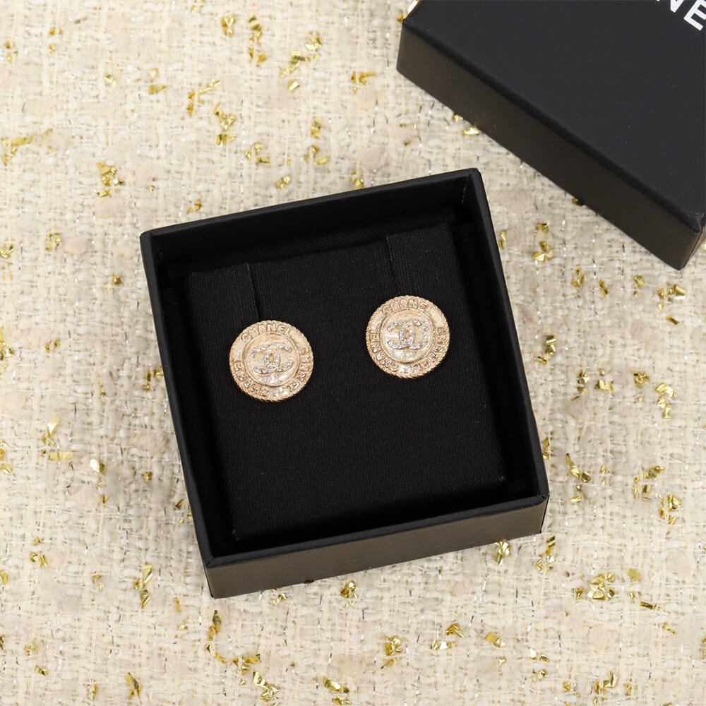 Ch**el PEARL EARRINGS