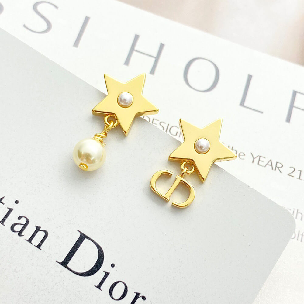 D10r PEARL EARRINGS