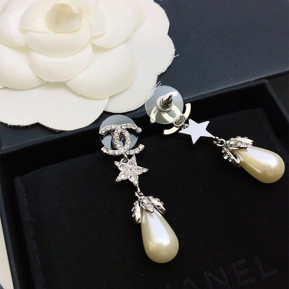 Ch**el PEARL EARRINGS