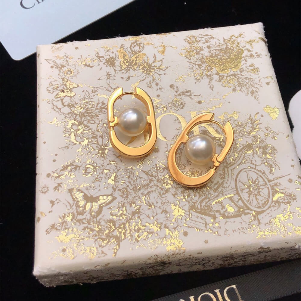 D10r PEARL EARRINGS