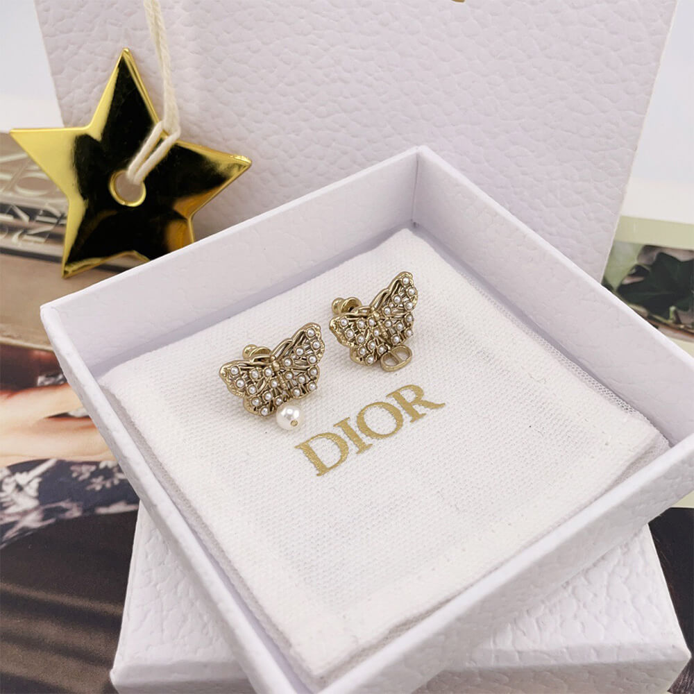 D10r PEARL EARRINGS