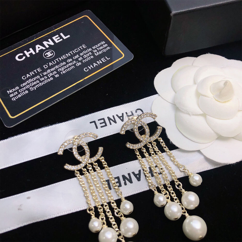 Ch**el PEARL EARRINGS