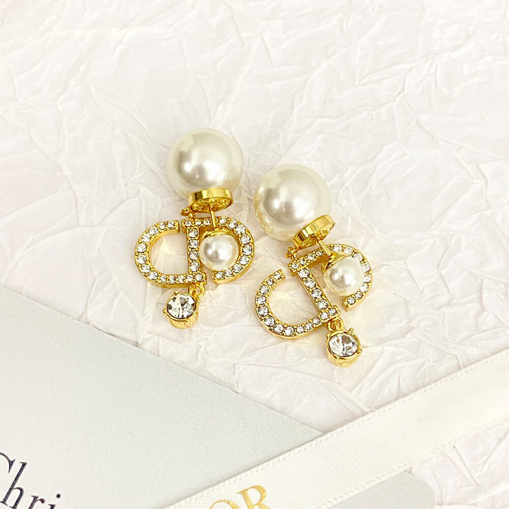 D10r PEARL EARRINGS