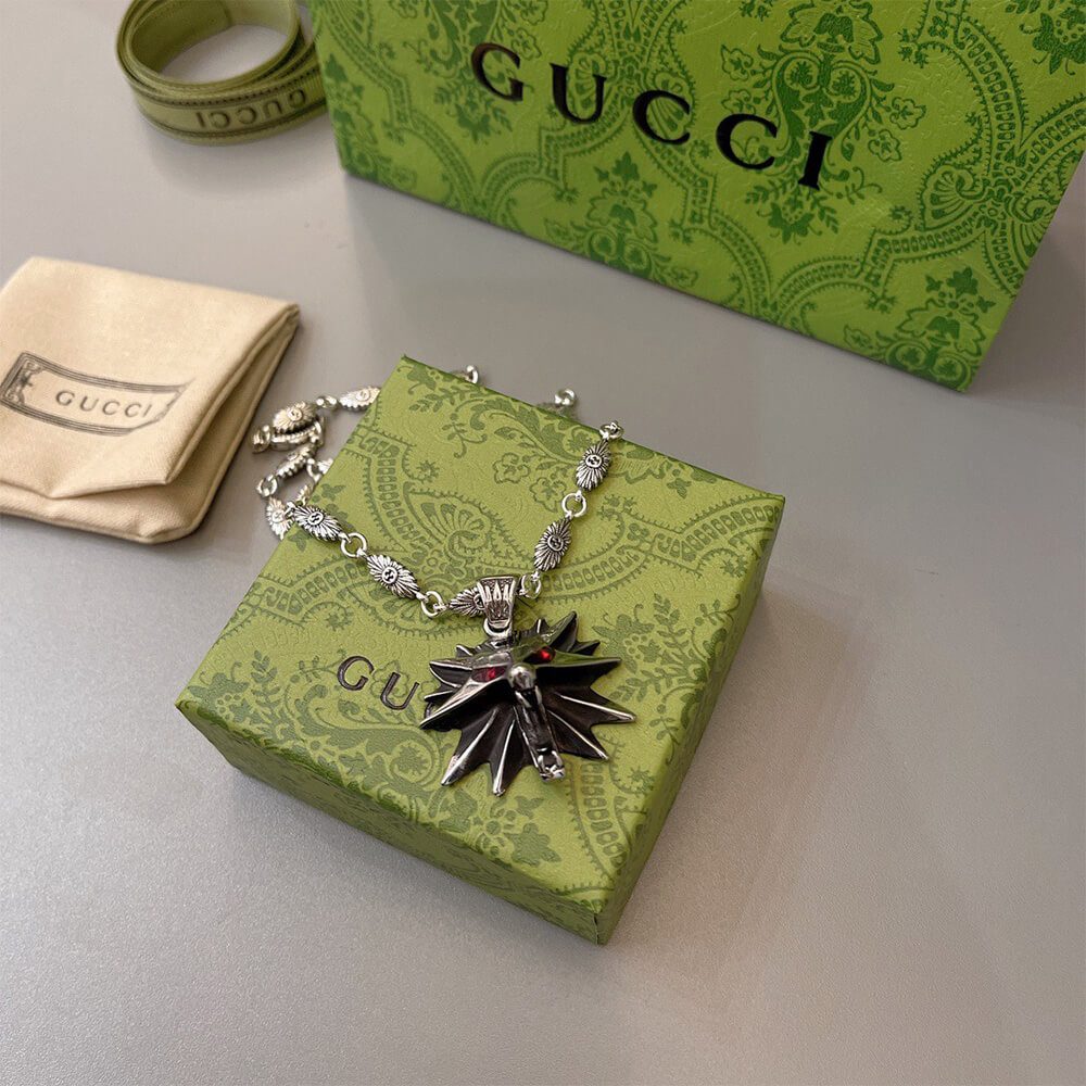 Gvc*1 NECKLACE