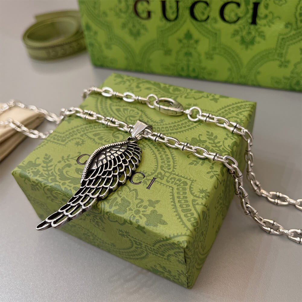 Gvc*1 NECKLACE