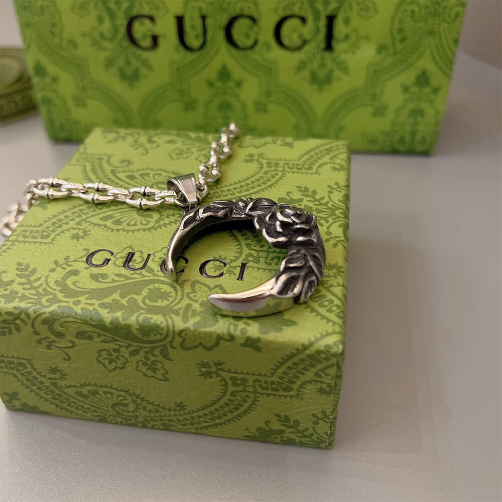 Gvc*1 NECKLACE