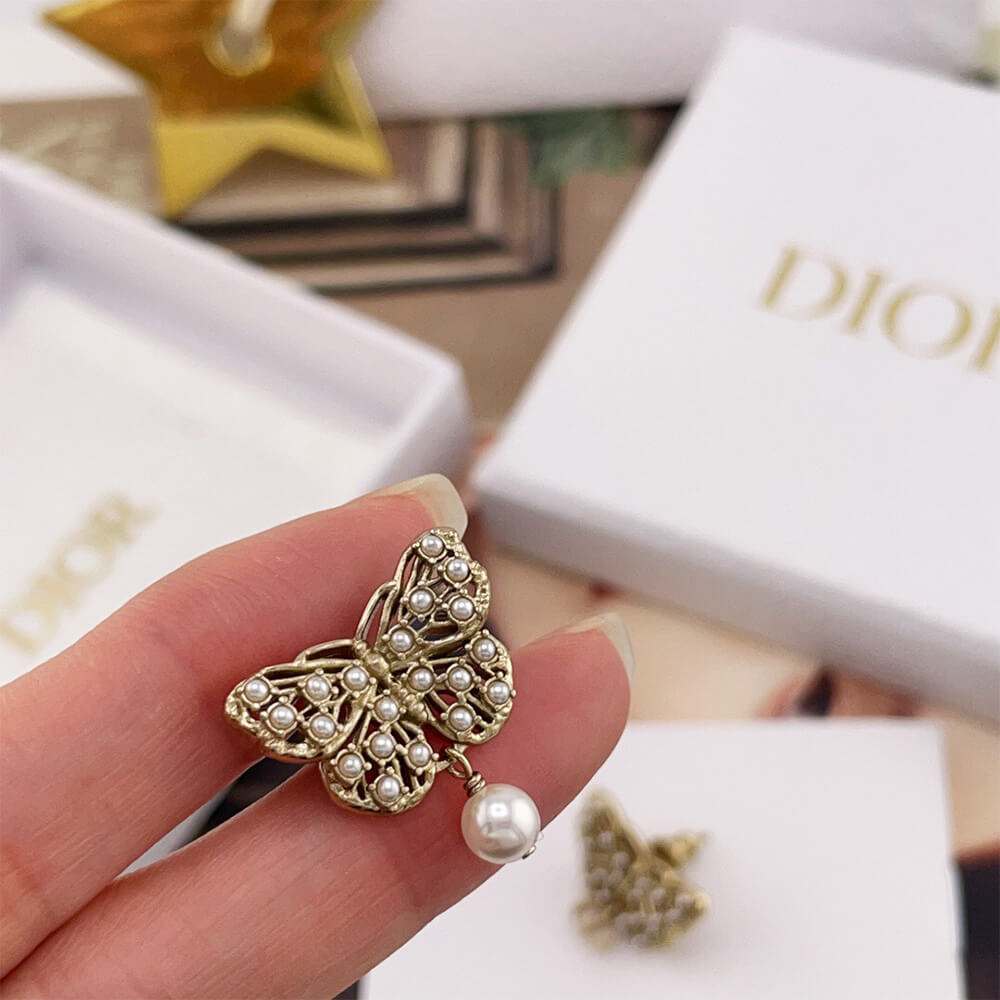 D10r PEARL EARRINGS