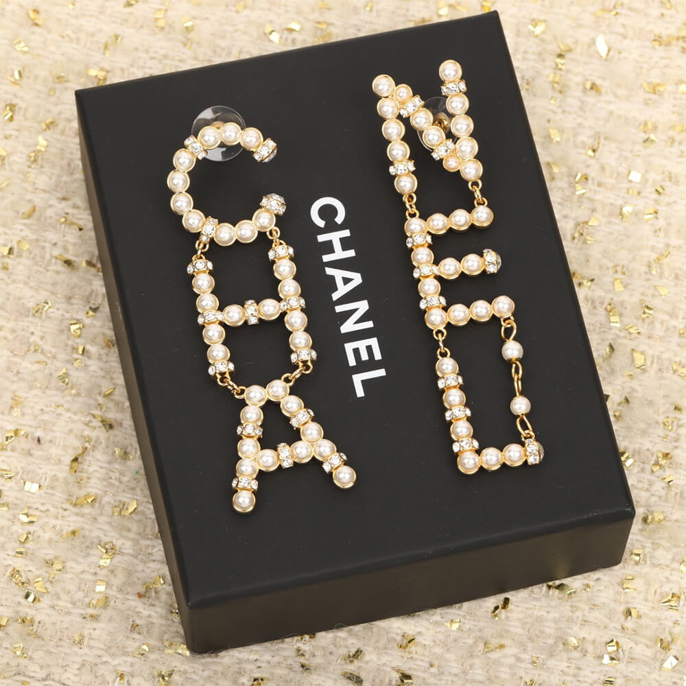 Ch**el PEARL EARRINGS