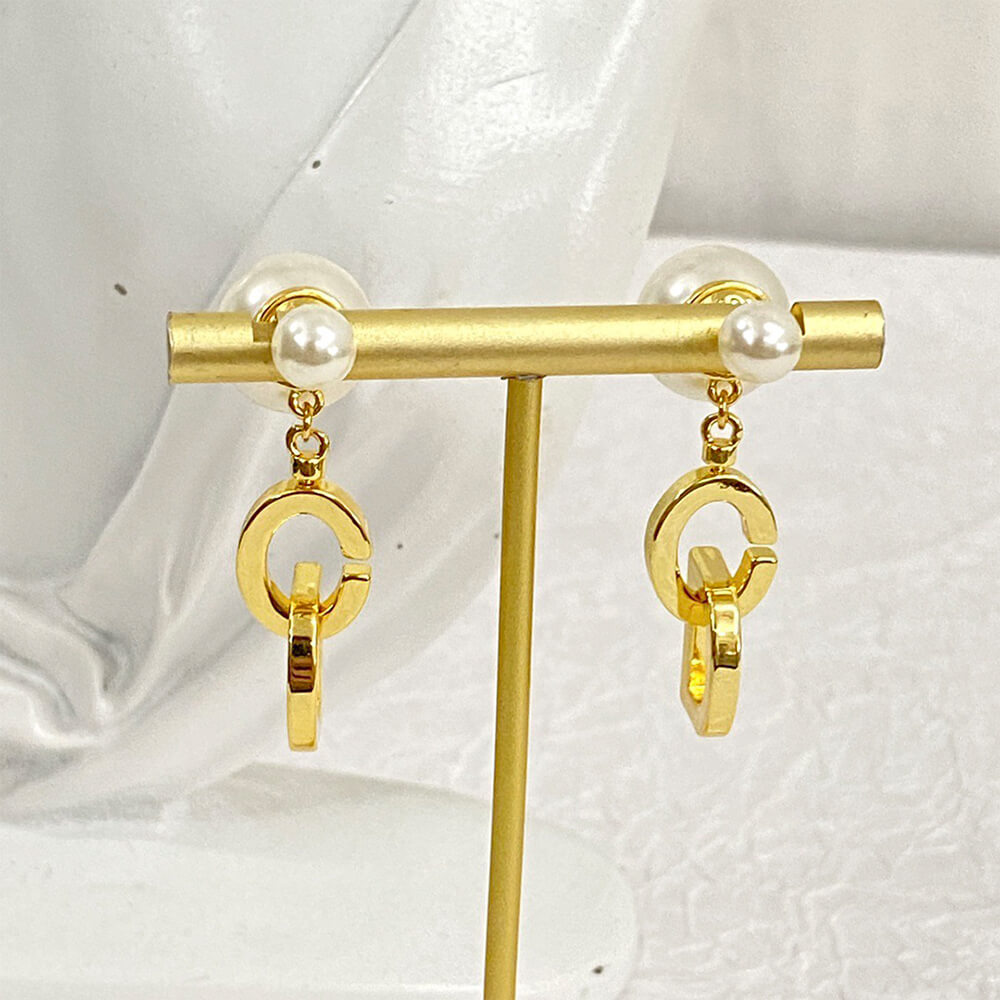 D10r PEARL EARRINGS