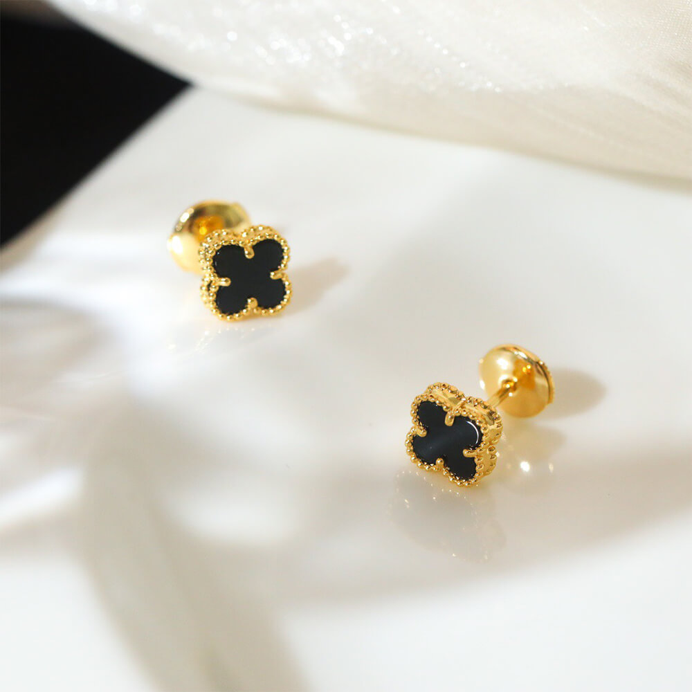 V*n Cl**f & Aepels Earrings