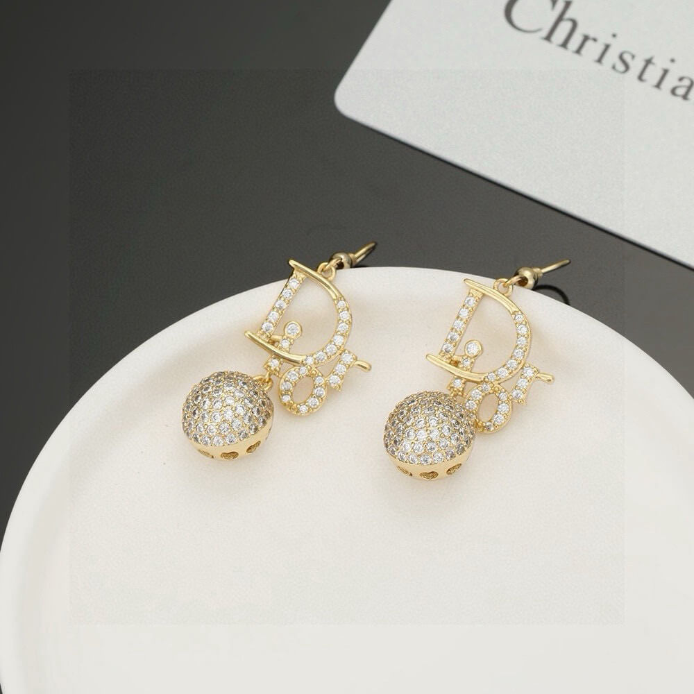 D10r EARRINGS