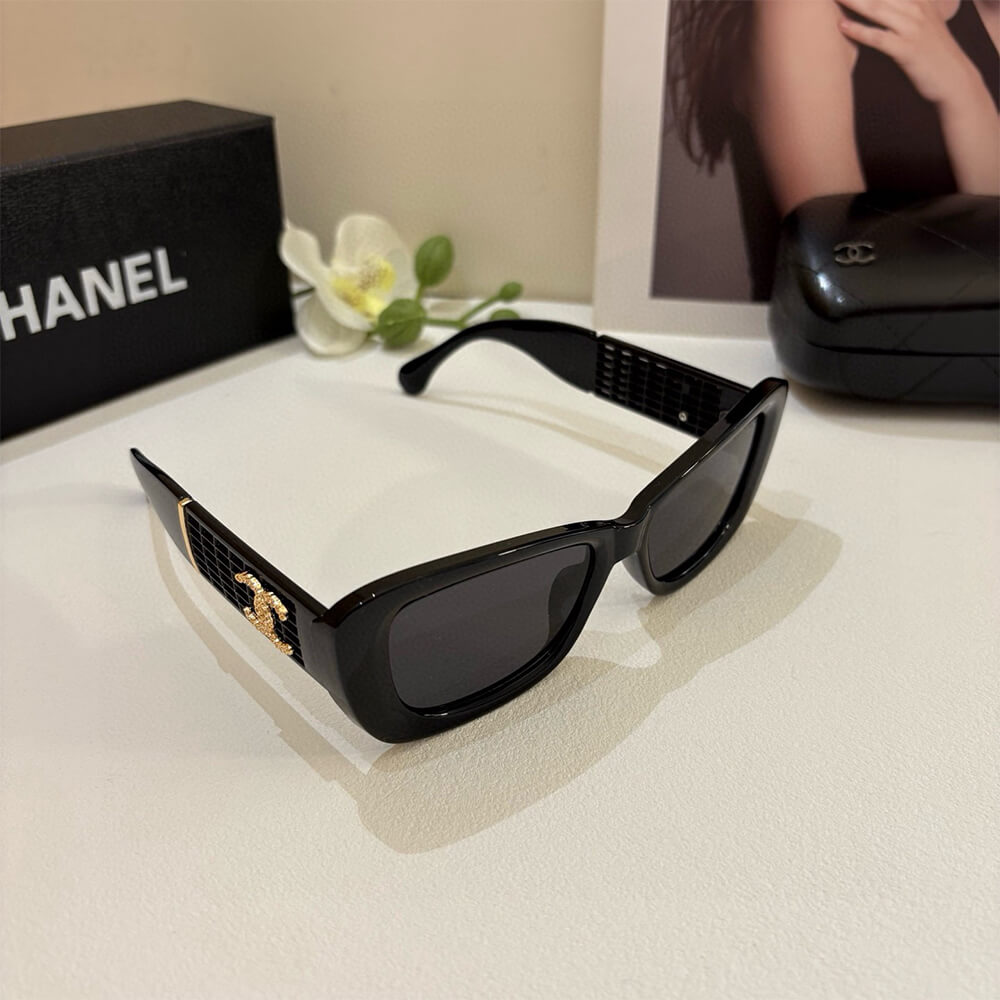 Ch**el SUNGLASSES