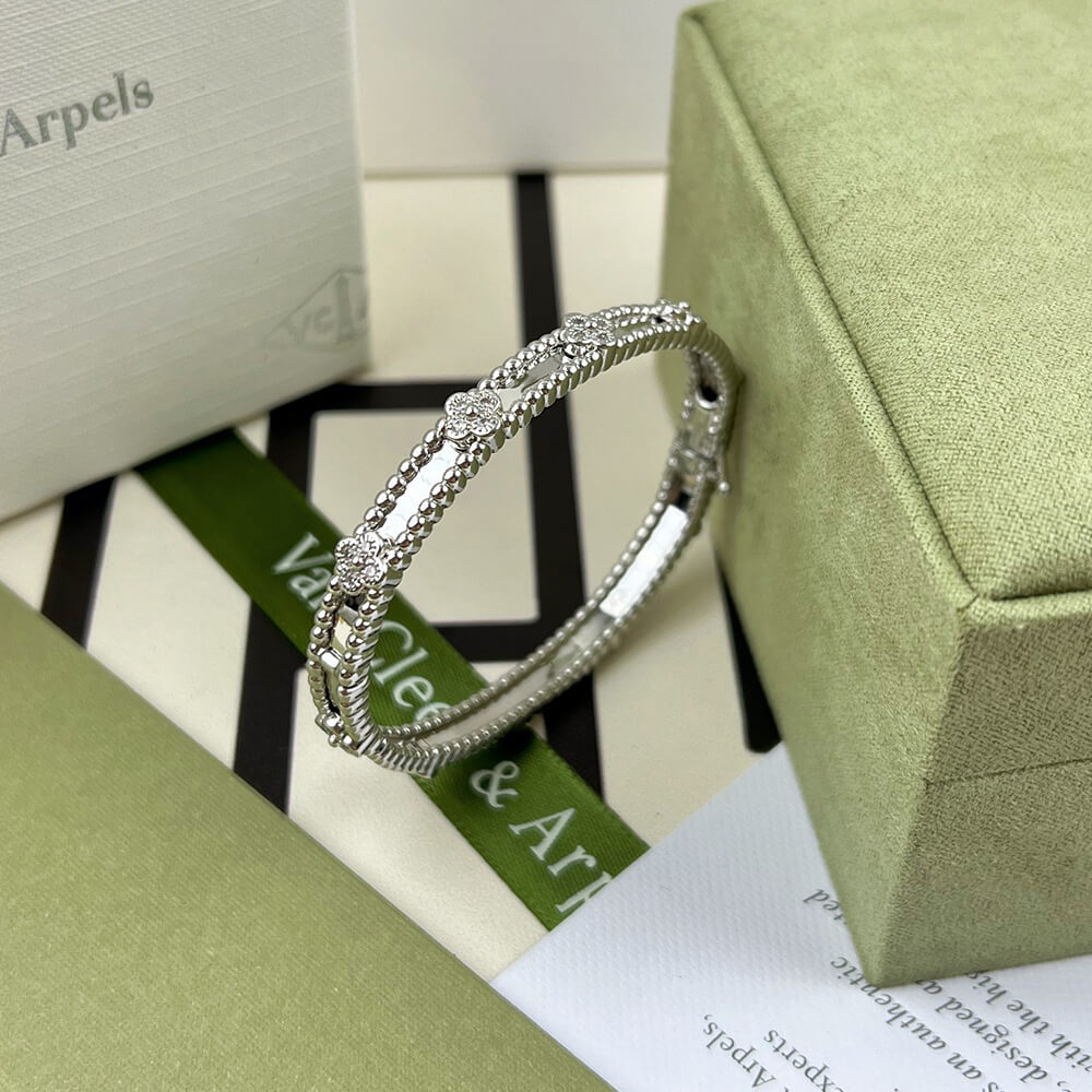 V*n Cl**f & Arpels Perlée sweet clovers bracelet, medium model
