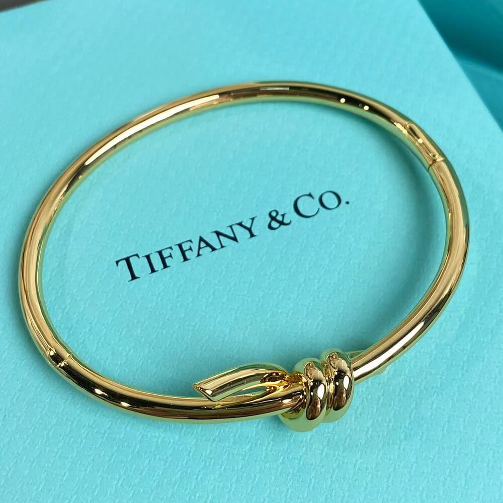 T*f*ny Knot Wire Bangle