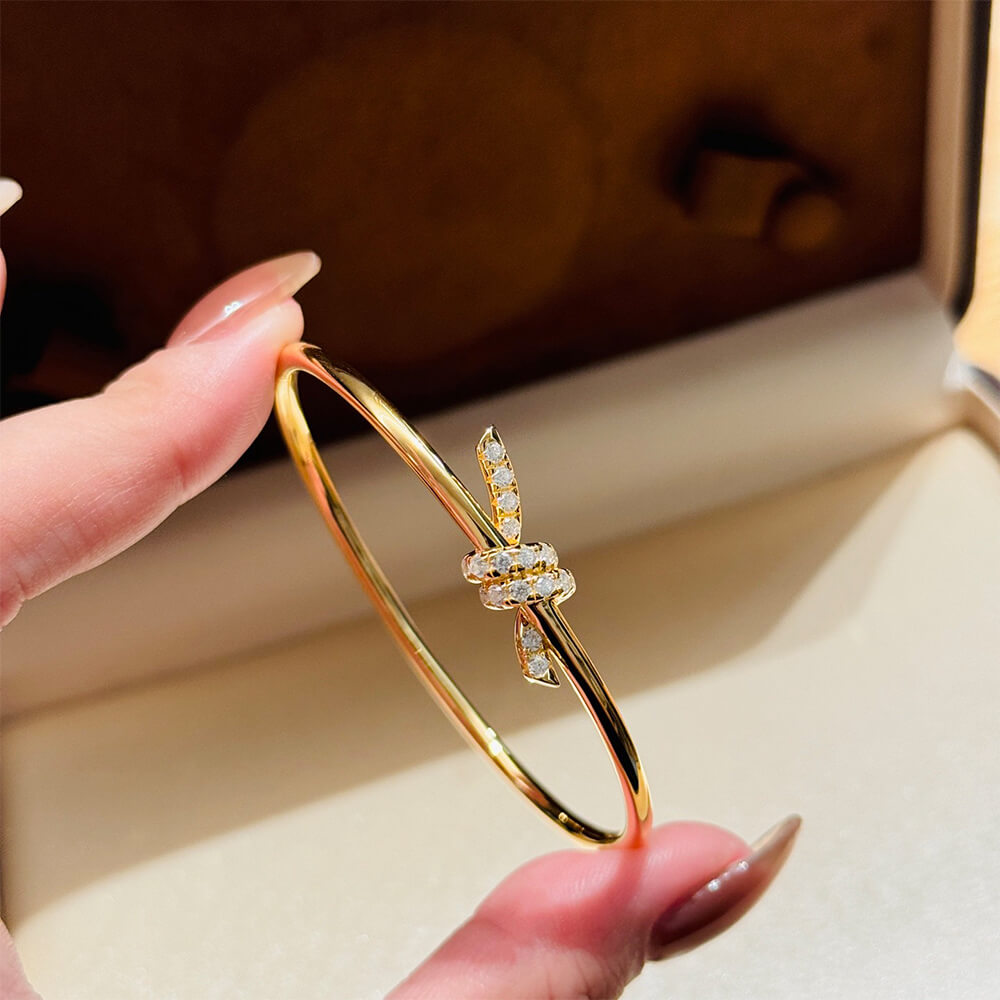T*f*ny Knot Wire Bangle