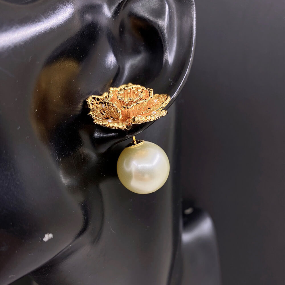 D10r EARRINGS