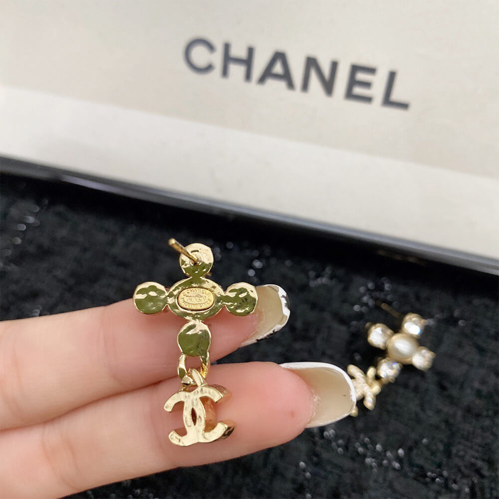 Ch**el D1am0nd EARRINGS