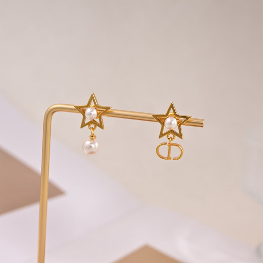 D10r EARRINGS