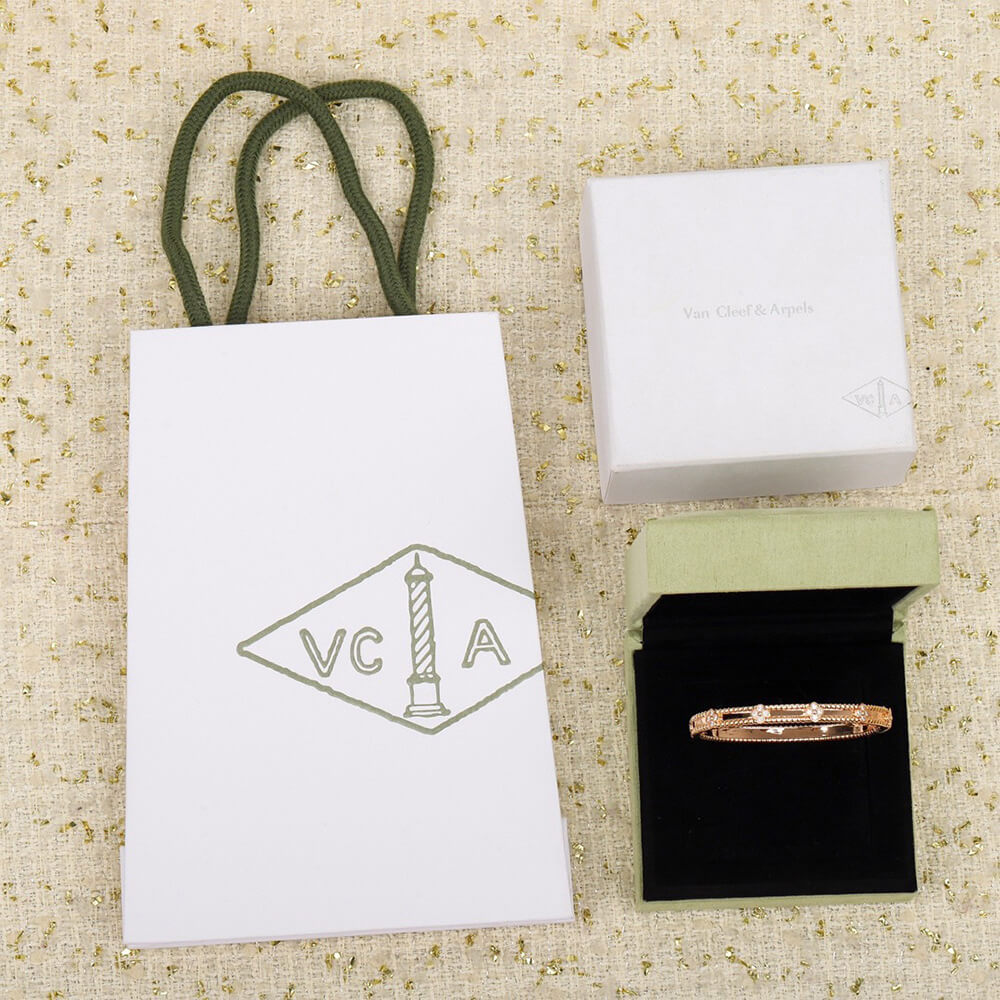 V*n Cl**f & Arpels Perlée sweet clovers bracelet, medium model