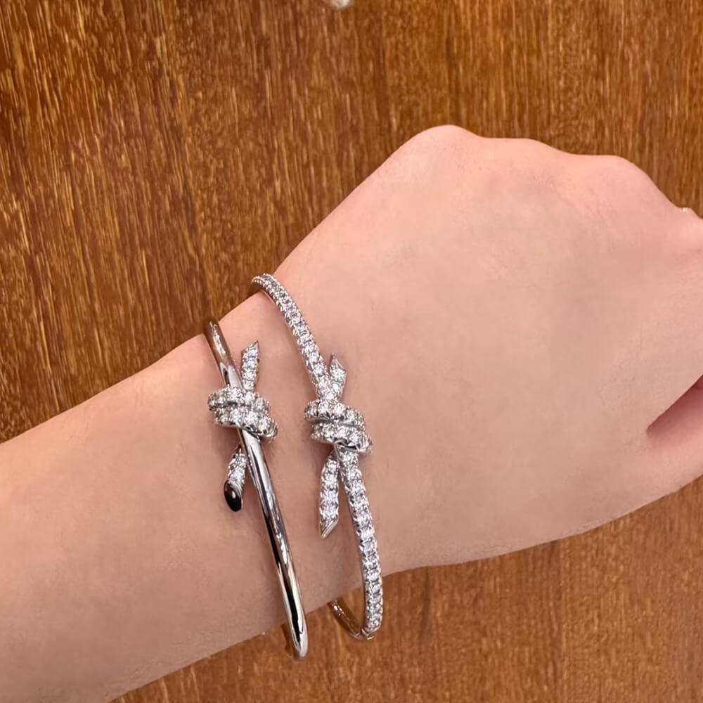 T*f*ny Knot Wire Bangle