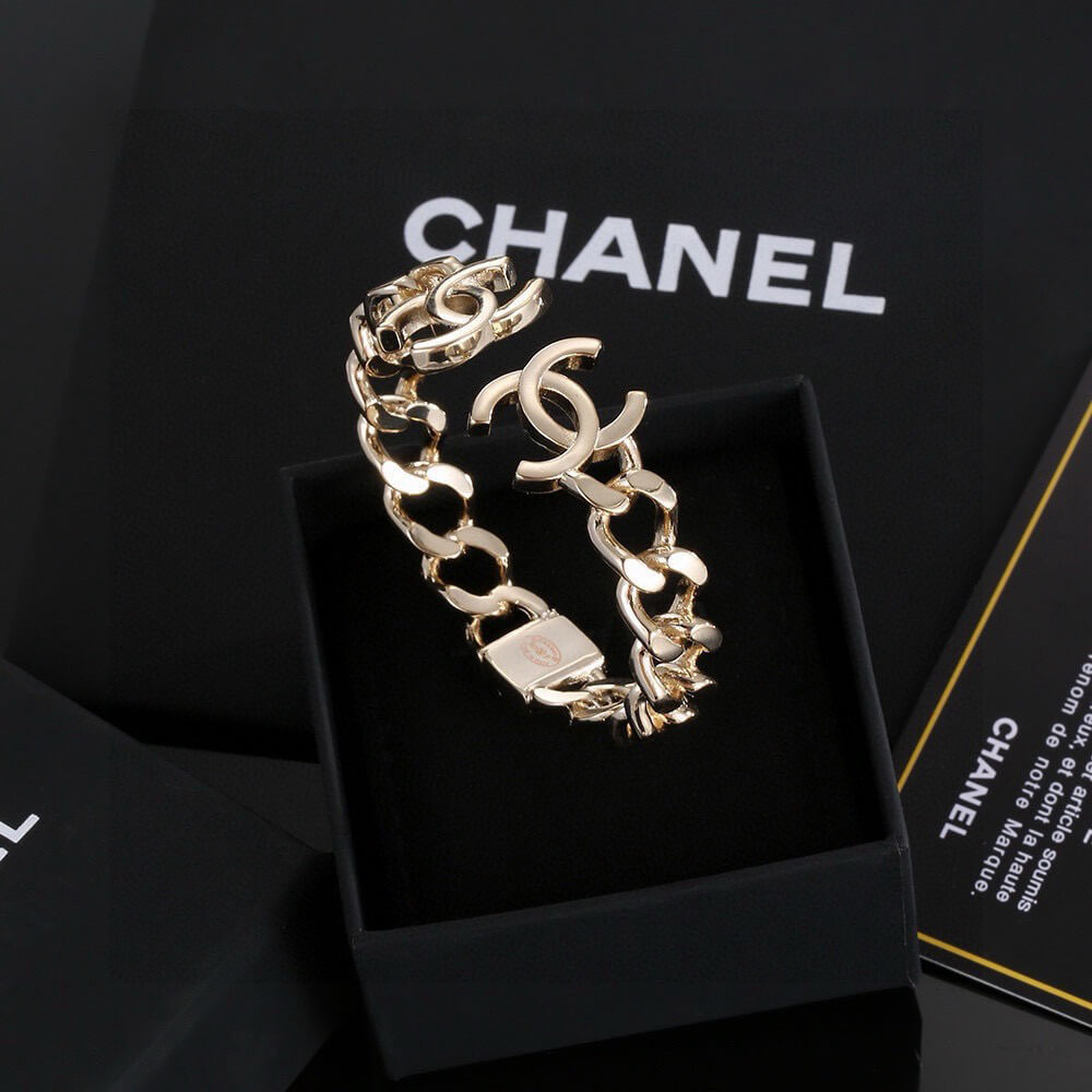 Ch**el bracelet