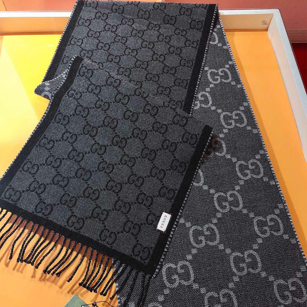 Gv*cl GG jacquard tassel knit scarf