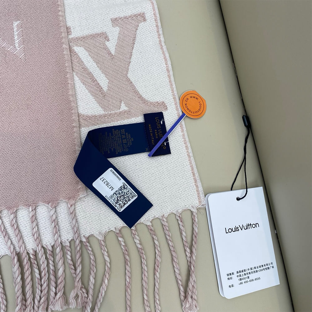 LV Essential Shine Scarf
