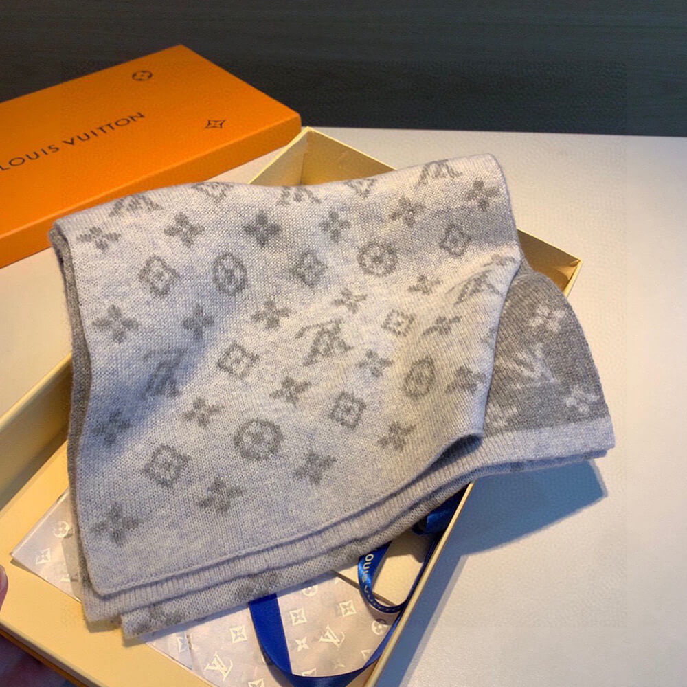 lv monogram De*1m scarf