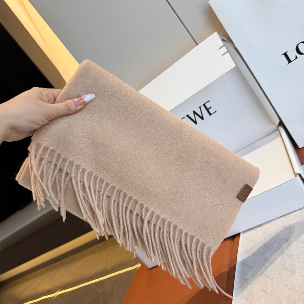 L0ew* Scarf in cashmere