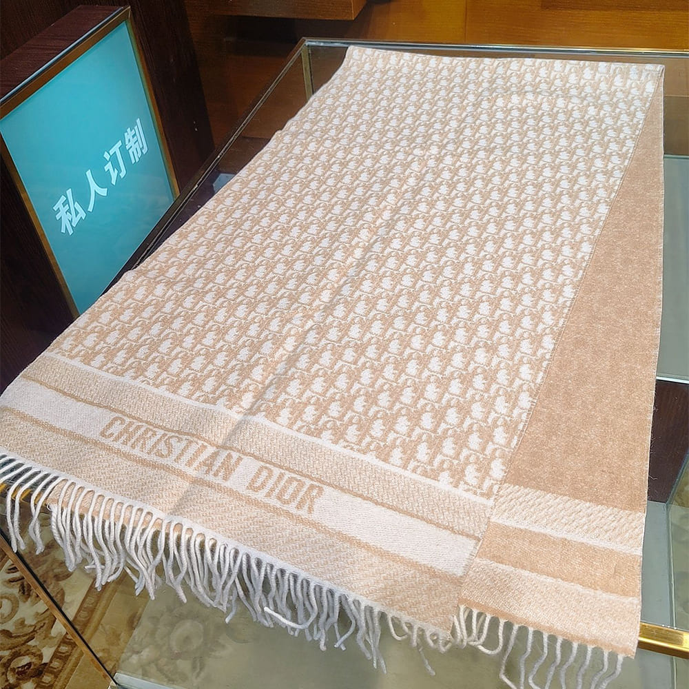 D10r Printed scarf