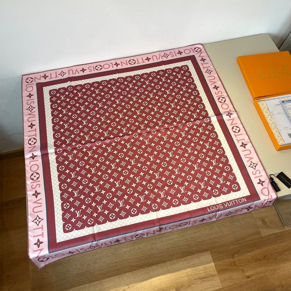 LV Monogram Infinity Square 90