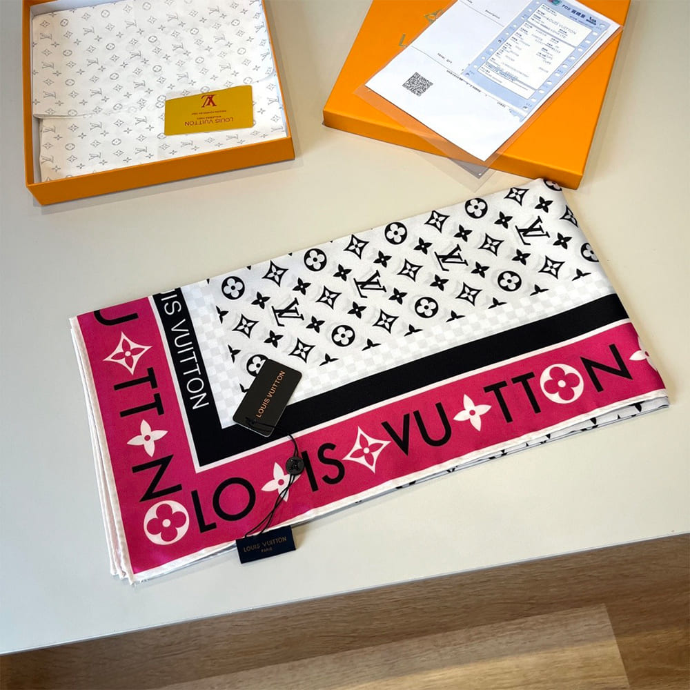 LV Monogram Infinity Square 90