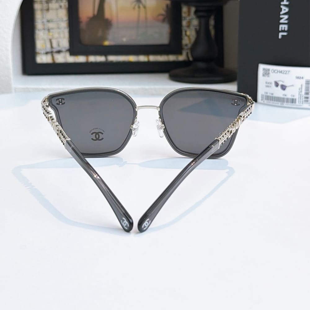 Ch**el SUNGLASSES