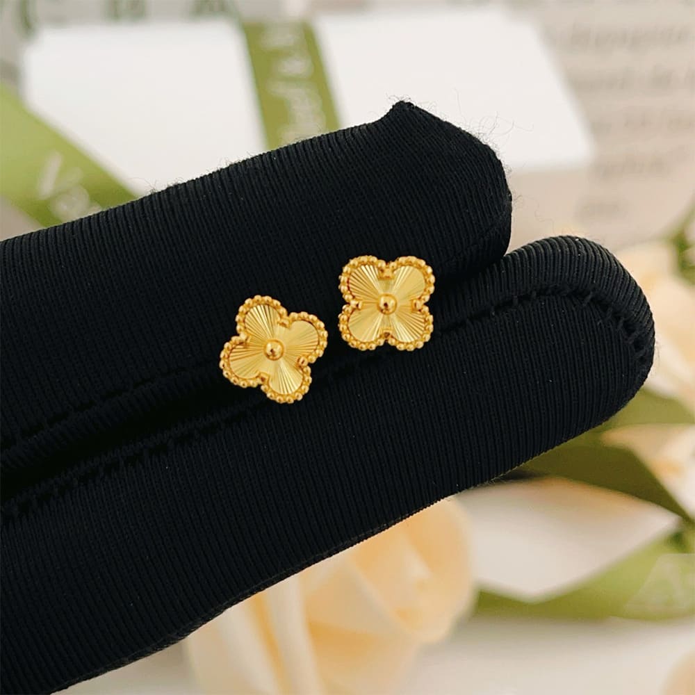 VCA Alhambra Earrings