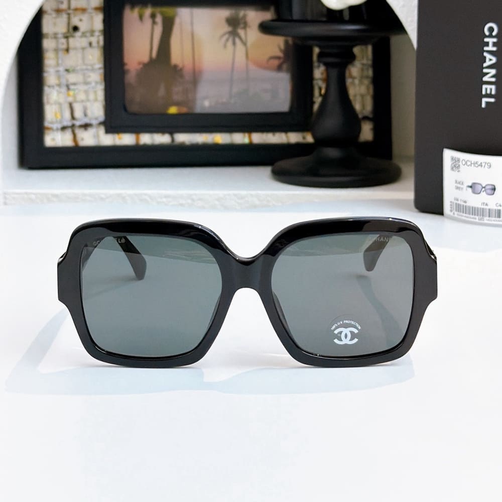Ch**el Square Sunglasses