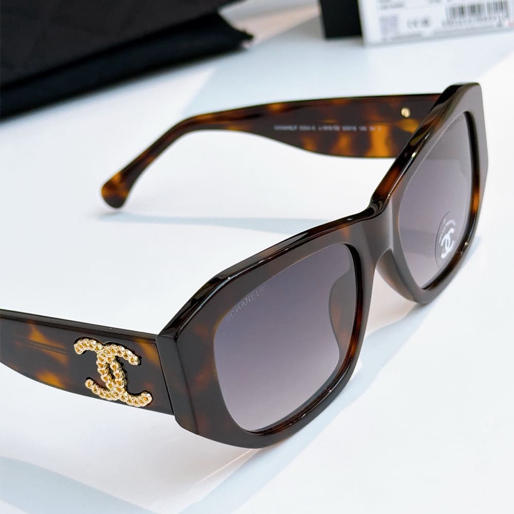 Ch**el Rectangle Sunglasses