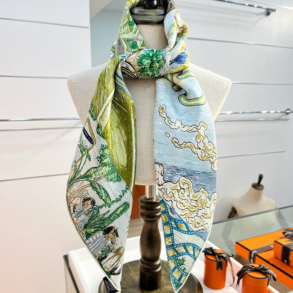 H**me5 City of Light scarf 90