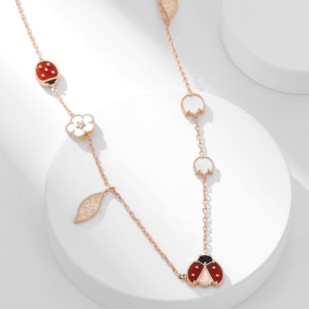VCA Lucky Spring long necklace, 15 motifs