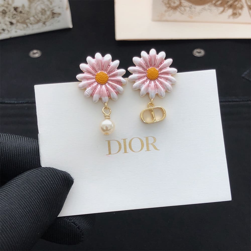 D10r Daisy earrings