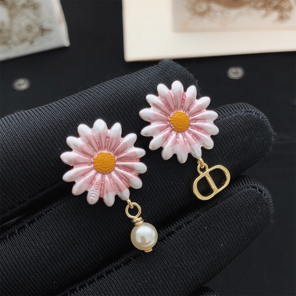 D10r Daisy earrings