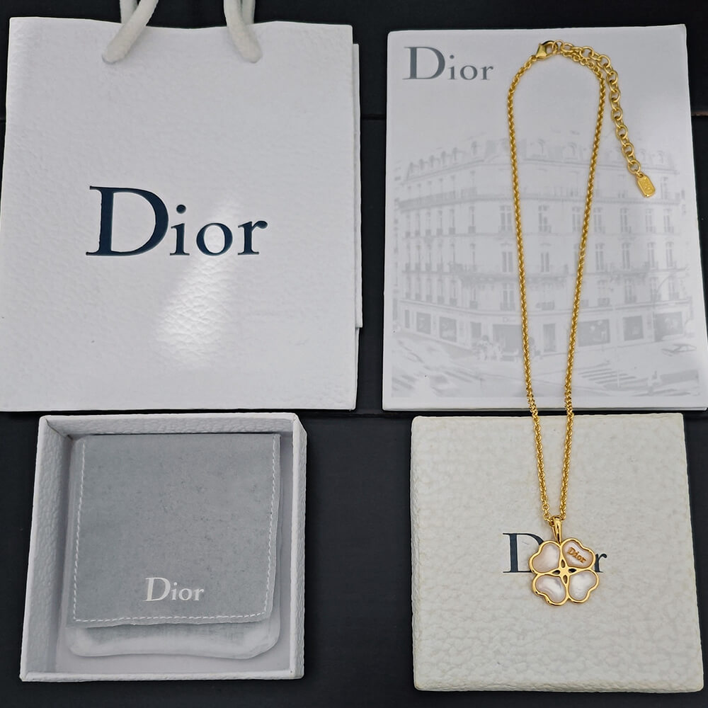 D10r necklace