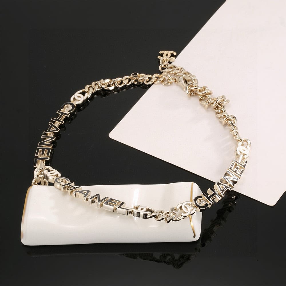 Ch**el necklace