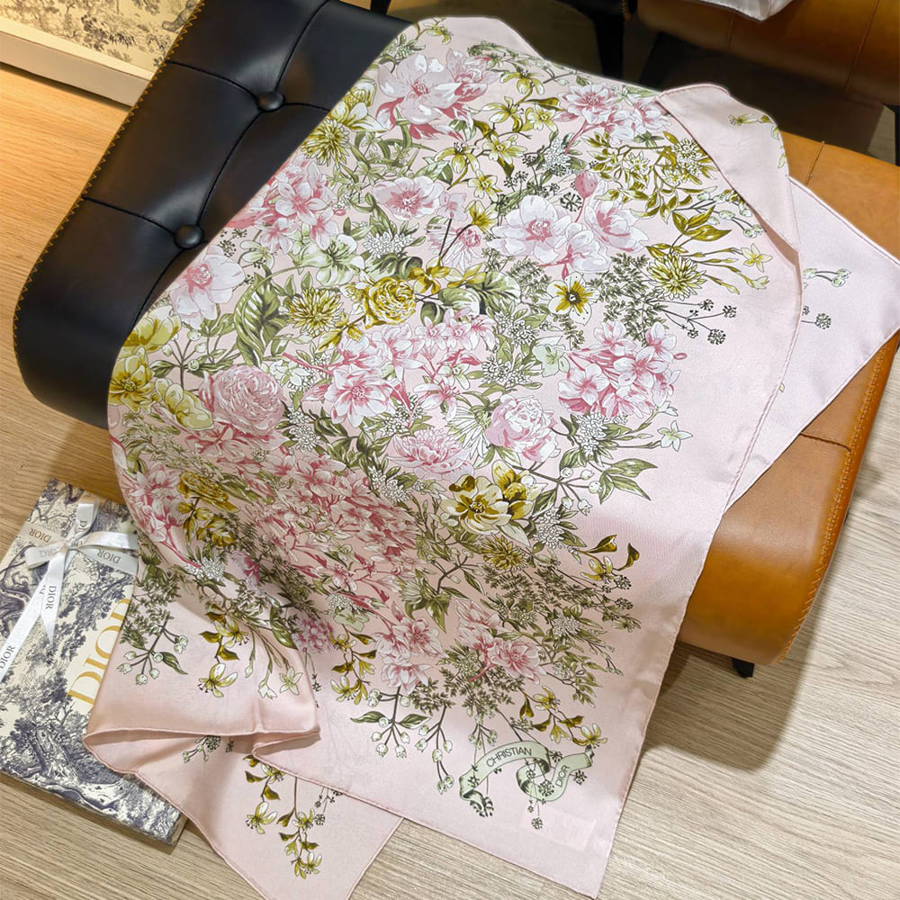D10r D-Floral scarf 90