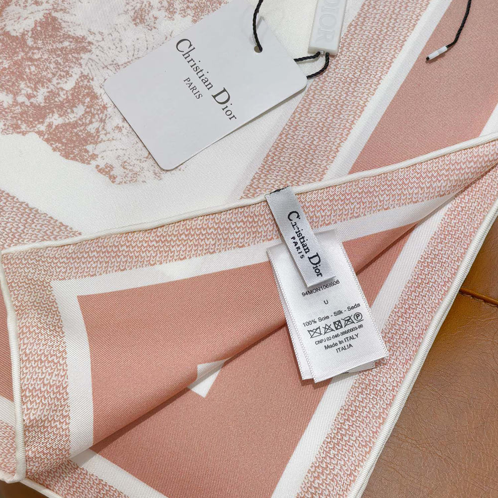 D10r Toile de Jouy Sauvage 90 Square Scarf