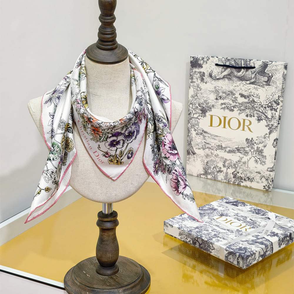 D10r printed 90 square scarf