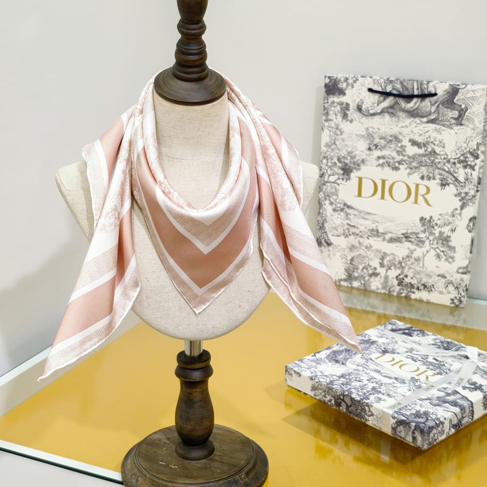 D10r Toile de Jouy Sauvage 90 Square Scarf